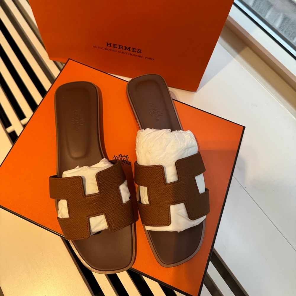 Hermès Oran Tan Epsom Leather Sandals - 38.5